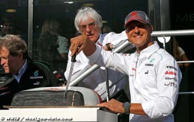 Ecclestone annonce la retraite de Schumacher, Schumacher dément