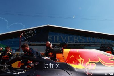 Red Bull dénonce à son tour les attaques racistes contre Hamilton