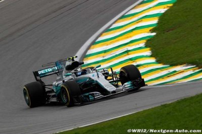 Bottas takes pole in Brazil as Hamilton crashes out