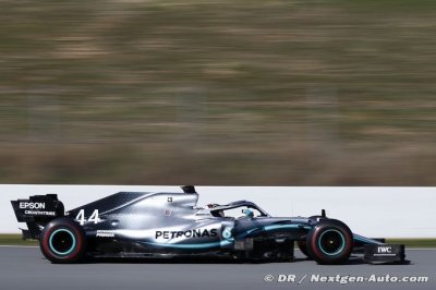Mercedes a enchaîné 174 tours mais a souffert de graining