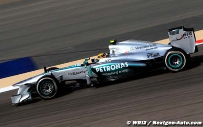 Hamilton a le sourire, Rosberg pas du tout