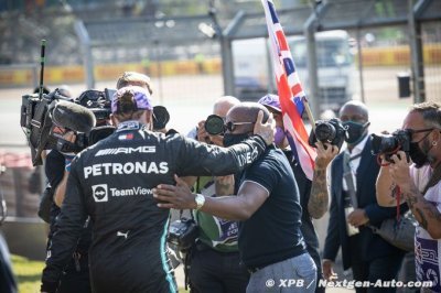 Hamilton critique les managers des pilotes de F1
