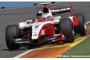 Bird dominates dramatic feature race