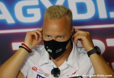 Haas F1&nbsp;: Mazepin réfute les tensions avec Schumacher