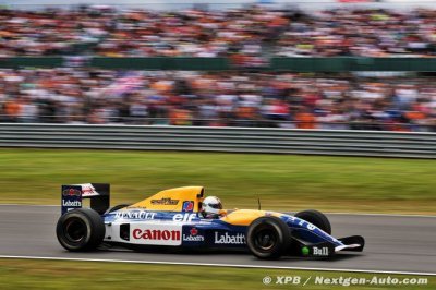 Vettel&nbsp;: Un ’voyage dans le temps’ avec ’l’incroyable’ FW14B