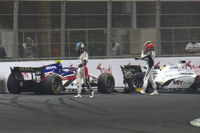 Jeddah, F2, Feature Race: Piastri takes half-point win in red flagged race