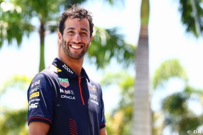 Ricciardo testera la Red Bull RB19 à Silverstone