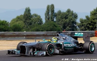 Mercedes cherche toujours la cause de la casse du V8 de Rosberg