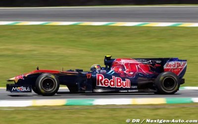 Alguersuari says 2011 Toro Rosso deal ’100 per cent’