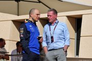 Jos Verstappen ne voit pas le départ de Lambiase pousser Max vers la sortie