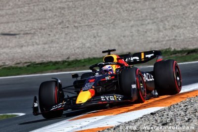 Verstappen narrowly beats Leclerc to take pole position for Dutch GP