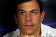 Wolff demande à Liberty de ne plus provoquer Ferrari