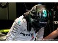 Rosberg back to winning after helmet change