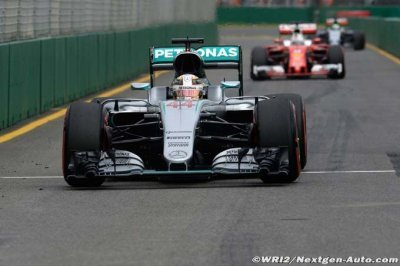 Hamilton s’attend à une lutte plus serrée avec Ferrari cette saison