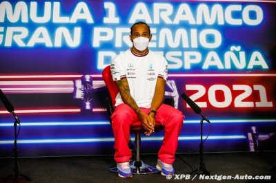 Hamilton a ‘ruiné’ son hiver en négociant tardivement son contrat avec Mercedes F1