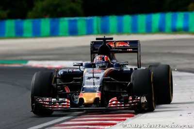 Largement battu par Sainz, Kvyat accuse Toro Rosso et Button
