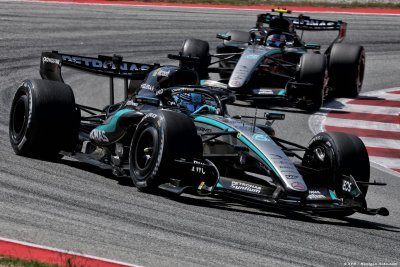 Russell est ’heureux’ d’être sur le podium malgré ’une course difficile’