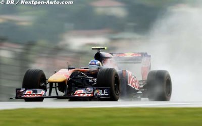 Pirelli wants teams to get more wet tyres