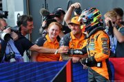 De pilote à mentor : comment Webber accompagne Piastri en F1