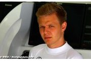 Magnussen doit apprendre à courir dans le peloton