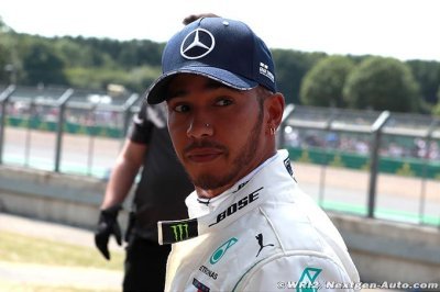 Hamilton ne comprend pas que Ferrari se sépare de Räikkönen