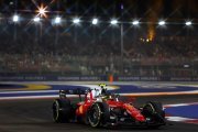 Hamilton déplore 'une Q3 difficile' mais pense que Ferrari peut gagner 'en équipe'