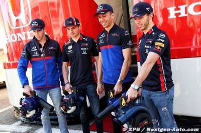 Red Bull’s F1 contracts ’suffocating’ drivers