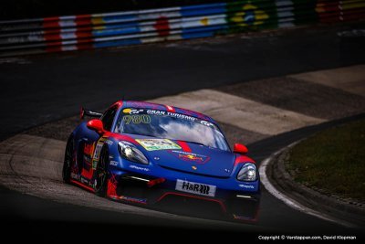Verstappen a brillé sur la Nordschleife mais son permis A est en attente