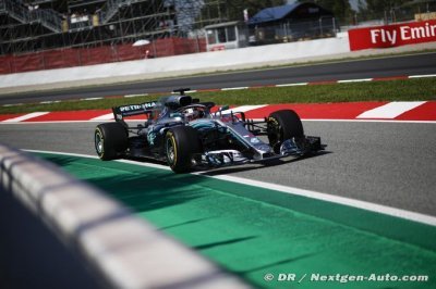 Hamilton says he still loves racing