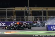 Ecclestone accuse Mercedes F1 'd'intimider' Verstappen