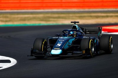 Silverstone, Course 1&nbsp;: Albon devance Russell chez le Britannique