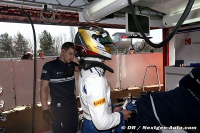 Wehrlein settles for ’patience’ over top F1 seat