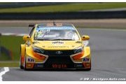 Lada makes WTCC progress with French test