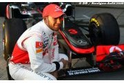 Hamilton signs new manager