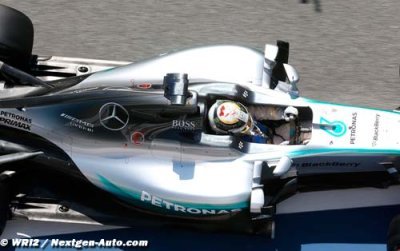 Hamilton warns Rosberg against ’momentum’ hopes