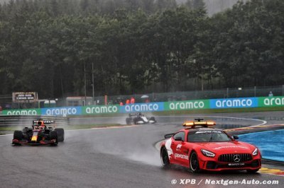 Verstappen estime que la F1 aurait dû lancer le GP à midi 