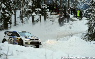 ES10&nbsp;: Premier scratch pour Latvala