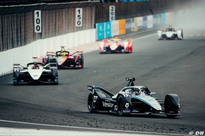De Vries gagne un E-Prix de Valence pluvieux et stratégique