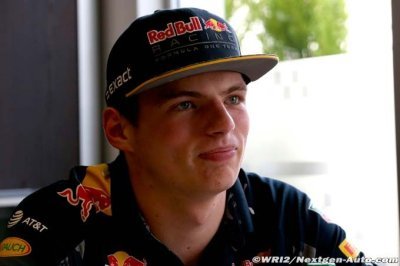 Verstappen ne craint pas d’être remplacé par Sainz