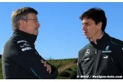 Mercedes prend la défense d'Hamilton