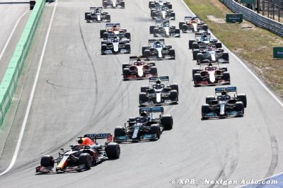 Verstappen takes home victory at Zandvoort ahead of Hamilton and Bottas
