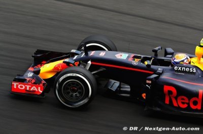 Max Verstappen se qualifie juste derrière les Mercedes