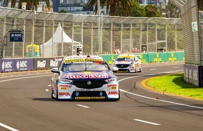 Deux pilotes de F1 au volant de V8 Supercars à Melbourne