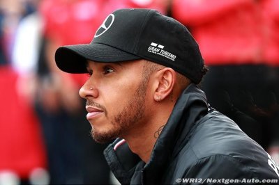 Hamilton not commenting on contract rumours