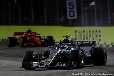 Whiting et Bottas s’opposent sur la règle des drapeaux bleus