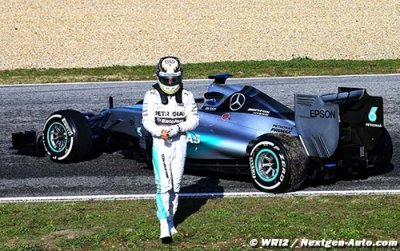 Hamilton&nbsp;: les autres roulent avec peu d’essence