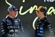 Verstappen n'a 'aucune explication' pour une chute de performance de Piastri 'très bizarre'