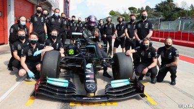 Hamilton ‘prévoit d’être en F1’ en 2022 après son test des 18 pouces