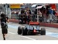 Hamilton denies Red Bull, Ferrari rumours