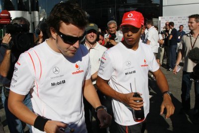 Alonso vs Hamilton en 2007&nbsp;: la BBC prépare un documentaire explosif, un témoin clé refuse d’y participer